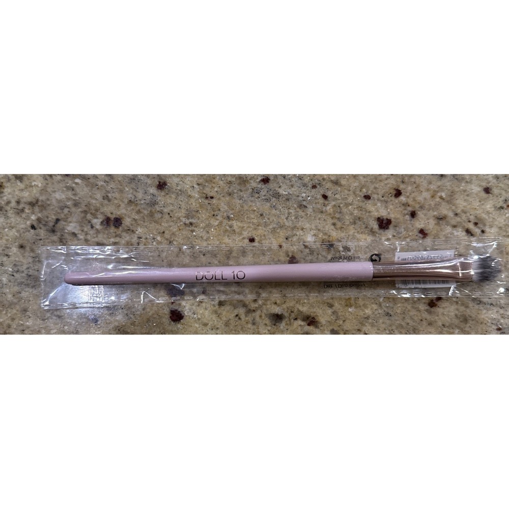 New In The Package Doll 10 Precision Corrector Concealer Brush